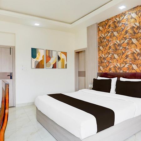 Collection O The Vidya Grand Hotel Rudrapur Ngoại thất bức ảnh