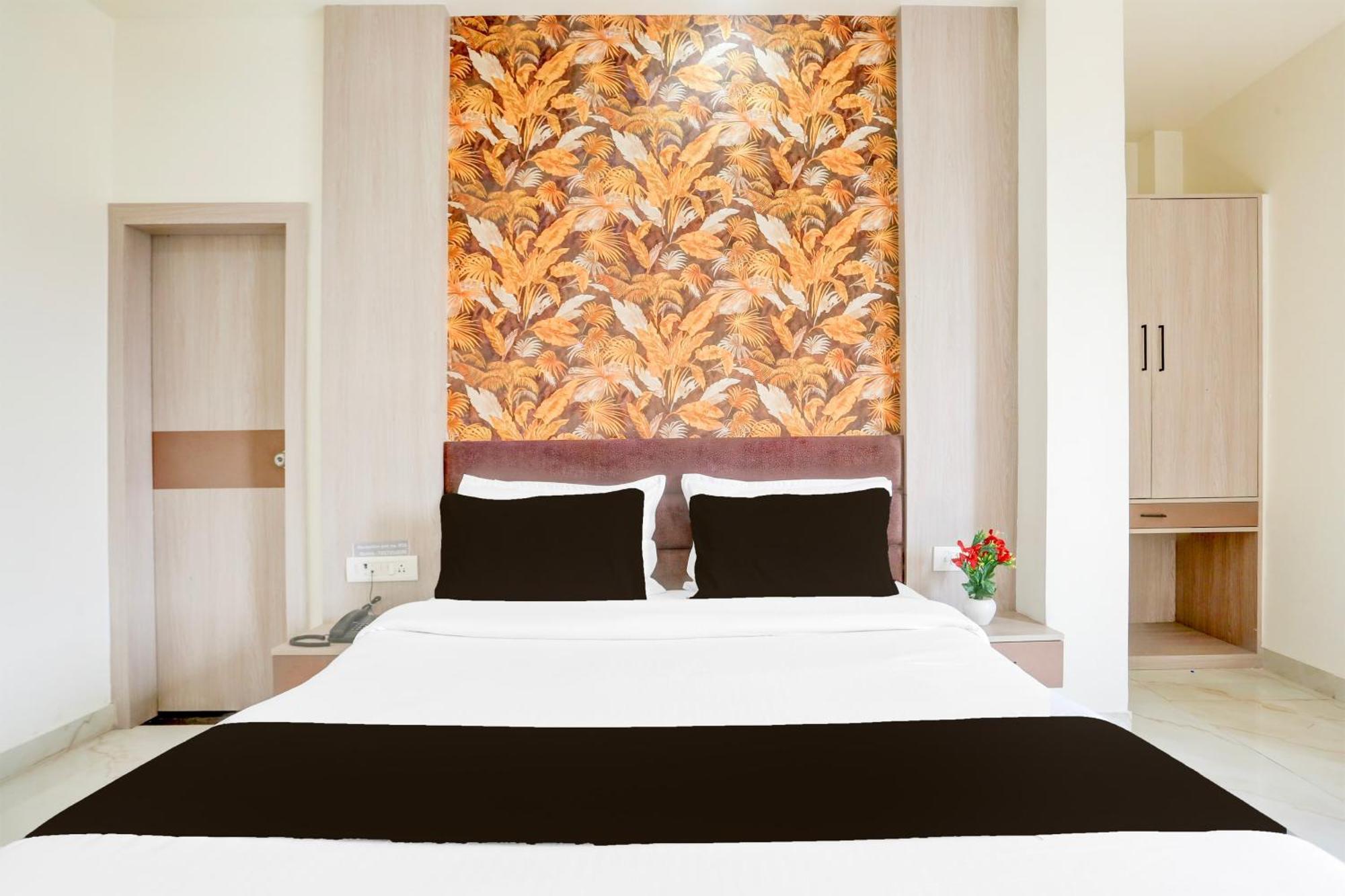 Collection O The Vidya Grand Hotel Rudrapur Ngoại thất bức ảnh