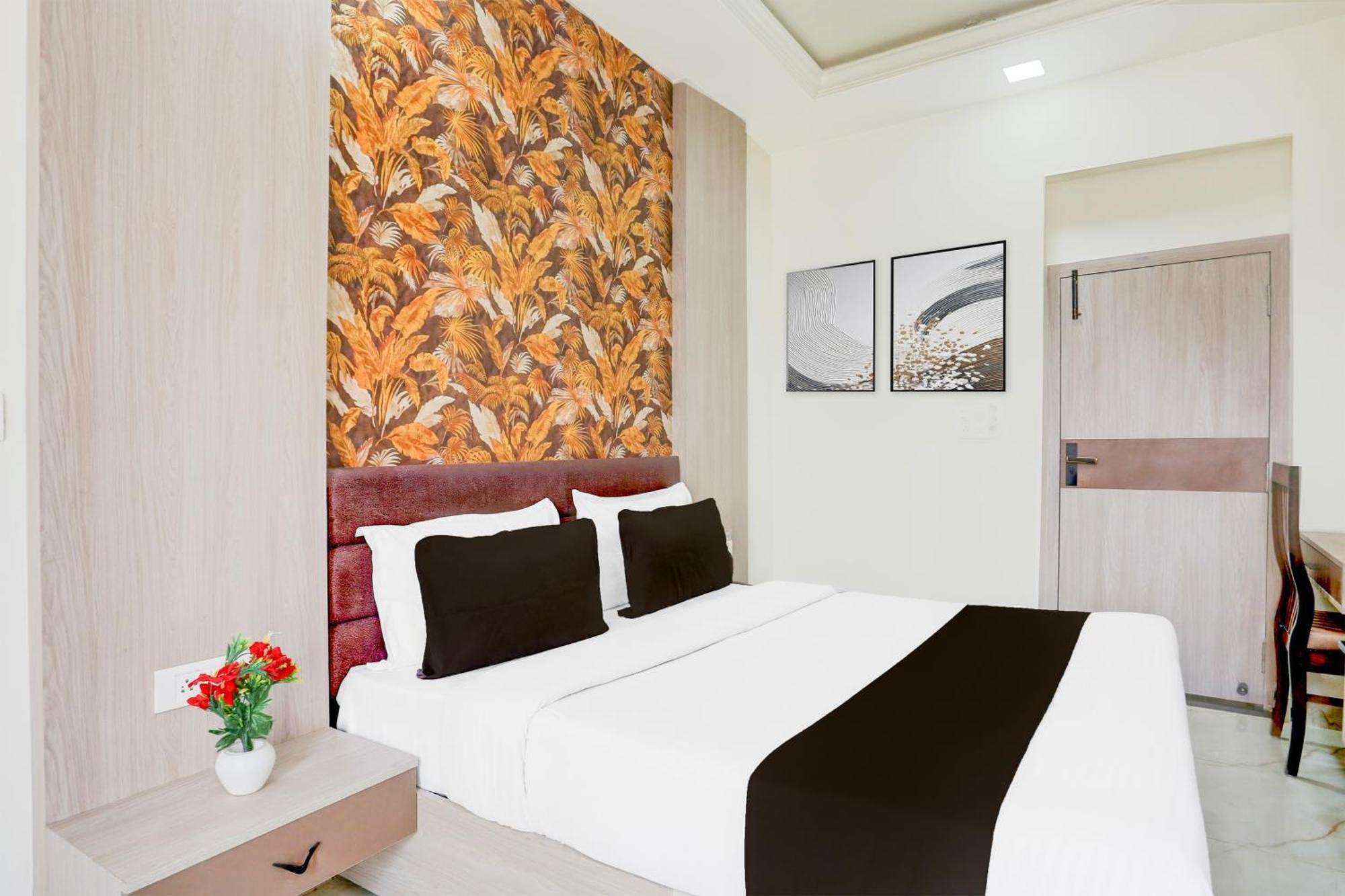 Collection O The Vidya Grand Hotel Rudrapur Ngoại thất bức ảnh