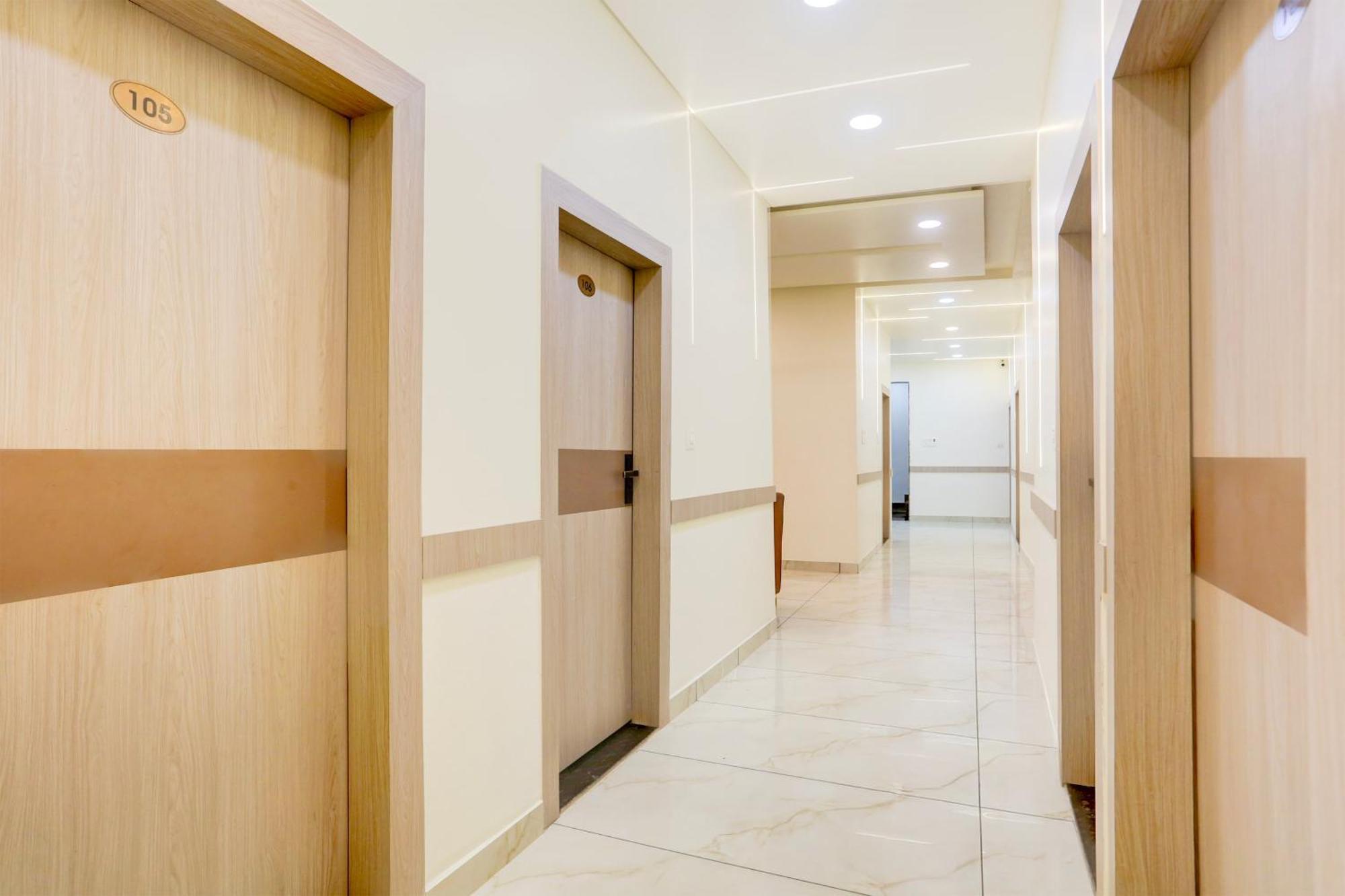 Collection O The Vidya Grand Hotel Rudrapur Ngoại thất bức ảnh